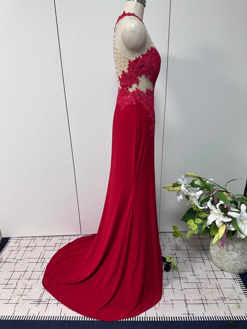 赤いハイネックドレス レース ビジュー付き