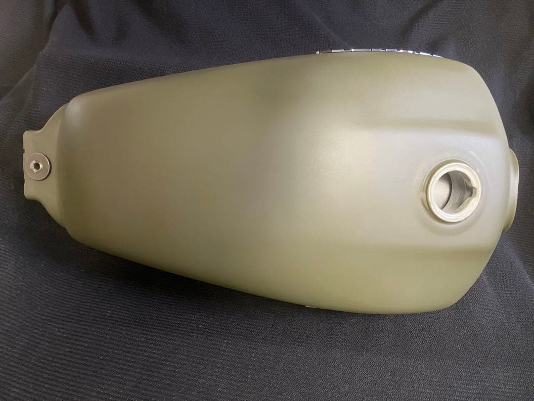 CB400ss バイクタンク マットオリーブ　サイドカバー