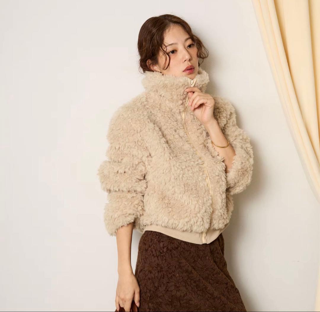 ESICA スタンドカラー裾リブボアブルゾン　ベージュ エシカ