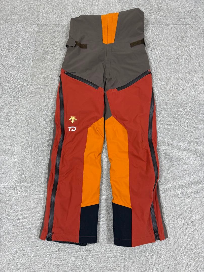★24/25年・美品★非売品 選手用 デサントメイト　スキーウエアセットLサイズ