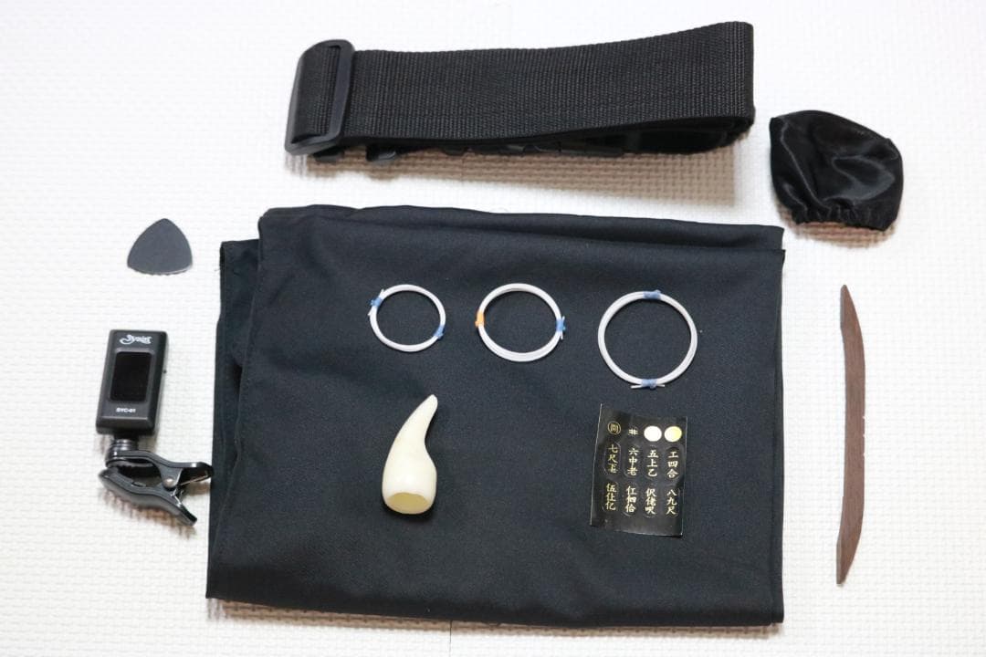 沖縄三線セット（人工皮張り）教本と初心者に必要なお得な付属品付 新品未使用