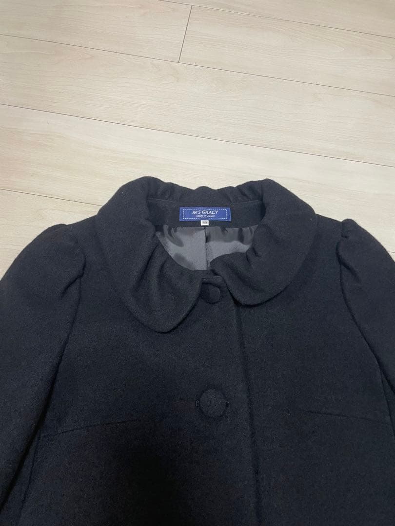 タグ付き　エムズグレイシー　袖口リボンがかわいいギャザー襟ショートコート 40