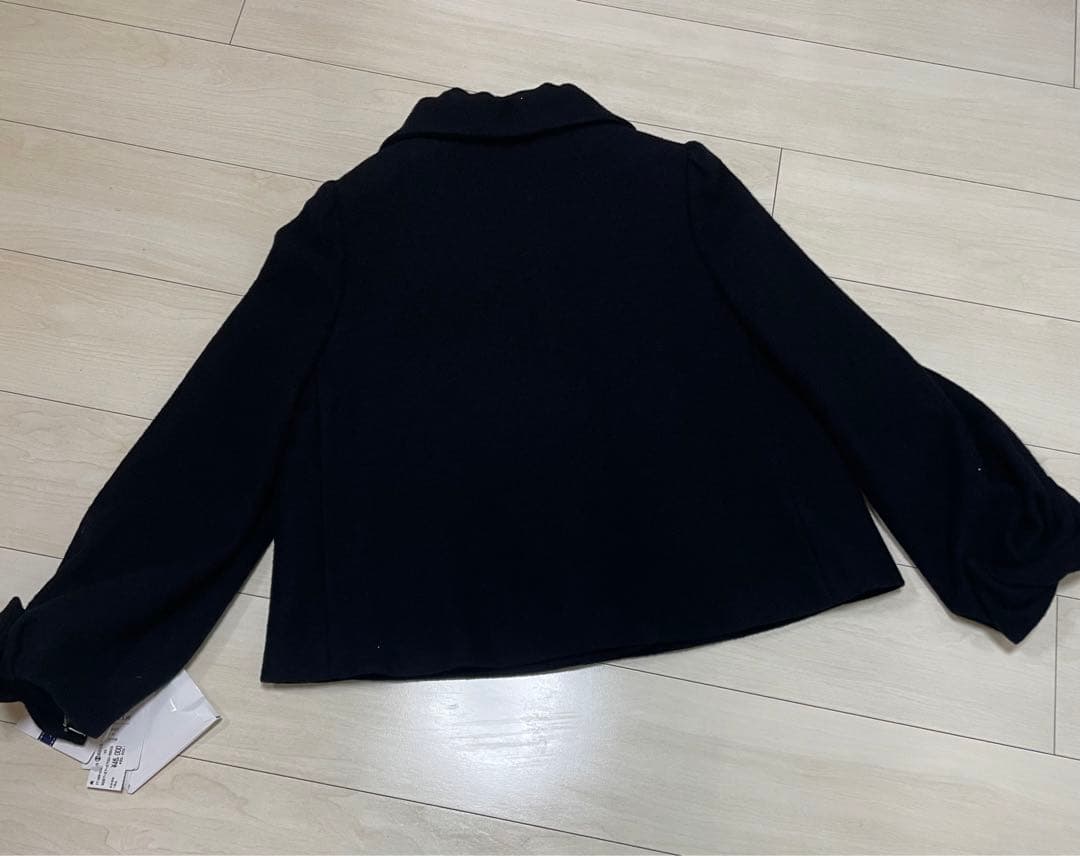 タグ付き　エムズグレイシー　袖口リボンがかわいいギャザー襟ショートコート 40