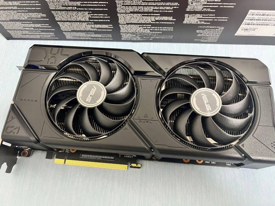 グラフィックボード・グラボ・ビデオカード ASUS Radeon RX7700XT 12GB