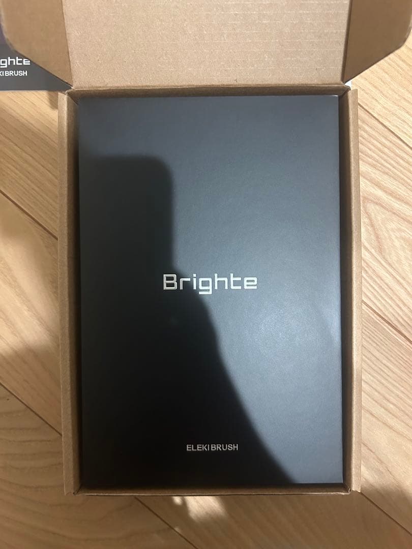Brighte ELEKIBRUSH 美顔器　専用化粧水付き