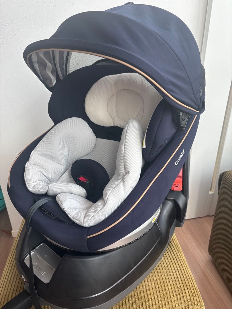 Combi クルムーヴスマート　チャイルドシート CB-UTC 044238
