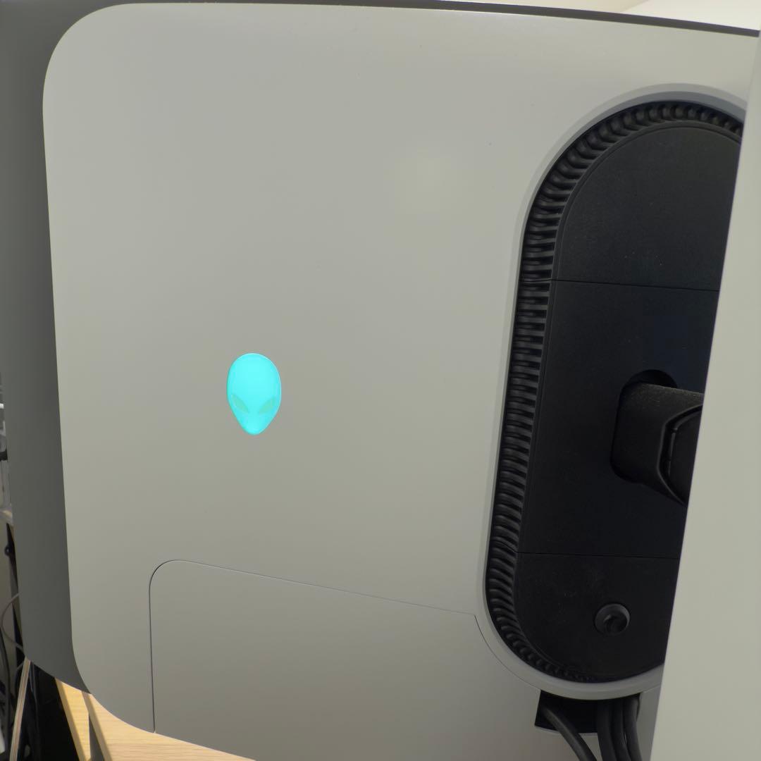 ほぼ新品　AW3225QFAlienware32インチ4K OLED