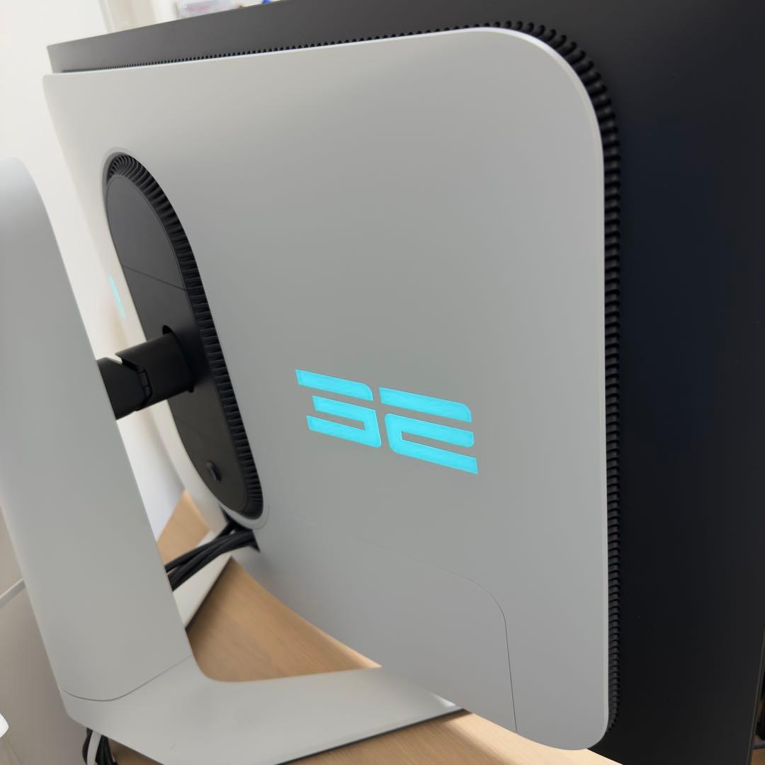 ほぼ新品　AW3225QFAlienware32インチ4K OLED