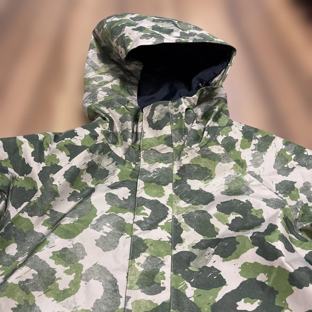 美品　Burton スノーボードジャケット　レディース　Sサイズ　ゴアテックス