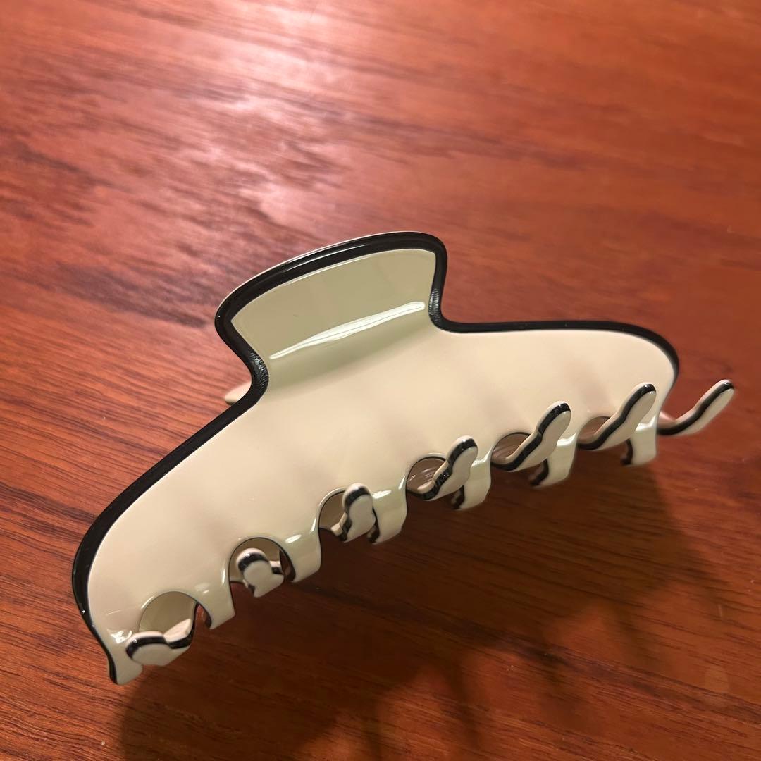 【ほぼ未使用】アレクサンドルドゥパリ クリーム×ブラック ヘアクリップ　Lサイズ