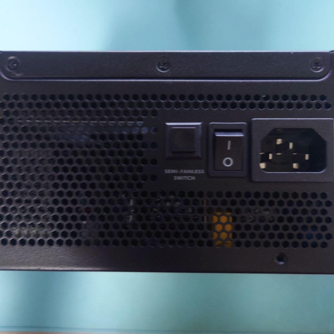 SilverStone HELA 1200R Platinum 電源ユニット