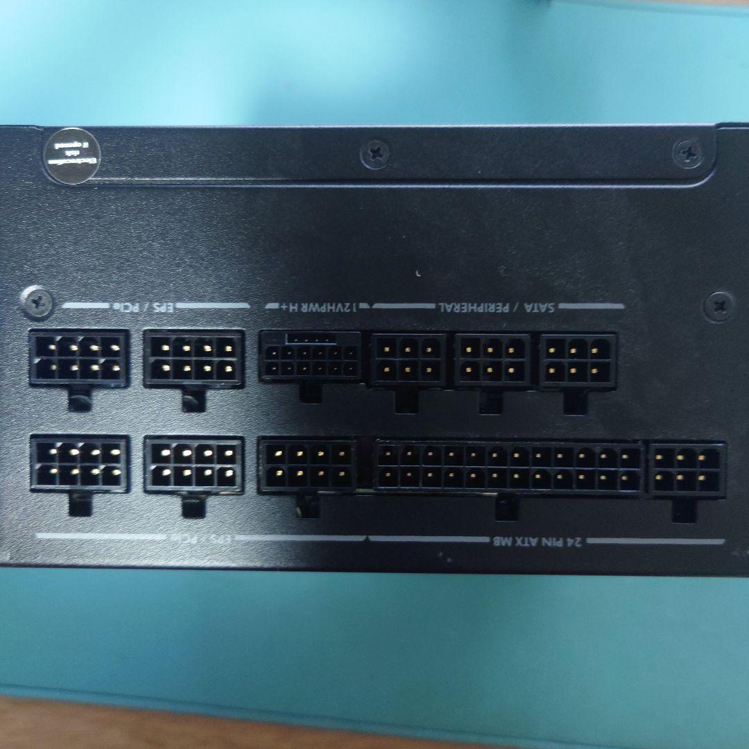 SilverStone HELA 1200R Platinum 電源ユニット