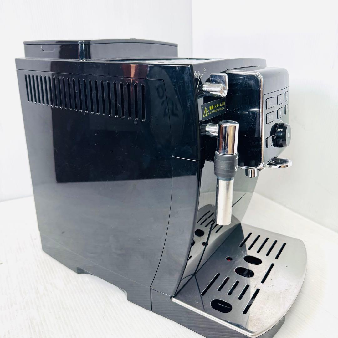 デロンギ　全自動エスプレッソマシン　マグニフィカS ECAM23120BN