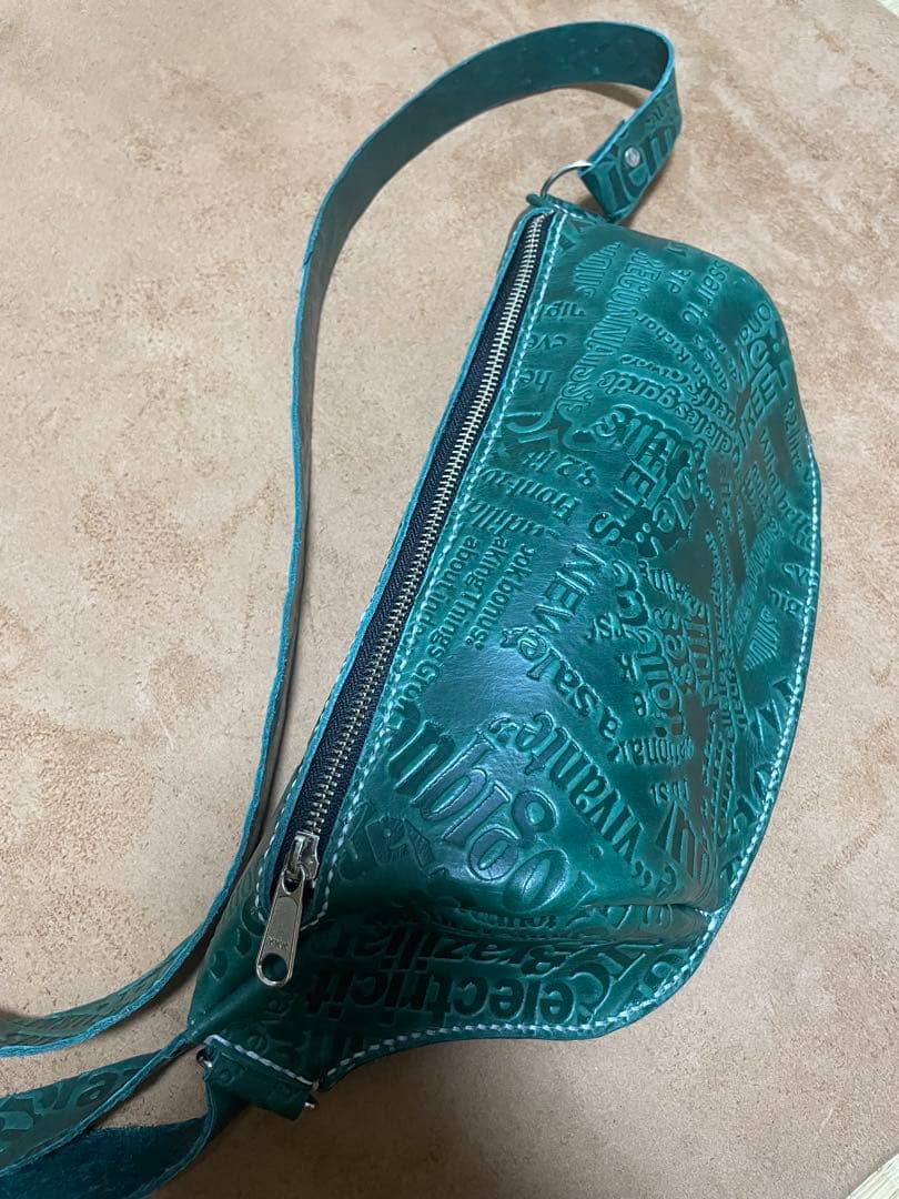 ボディバッグ　レザー　革　手縫い　ヌメ革　型押し　グリーン　経年変化　アメカジ