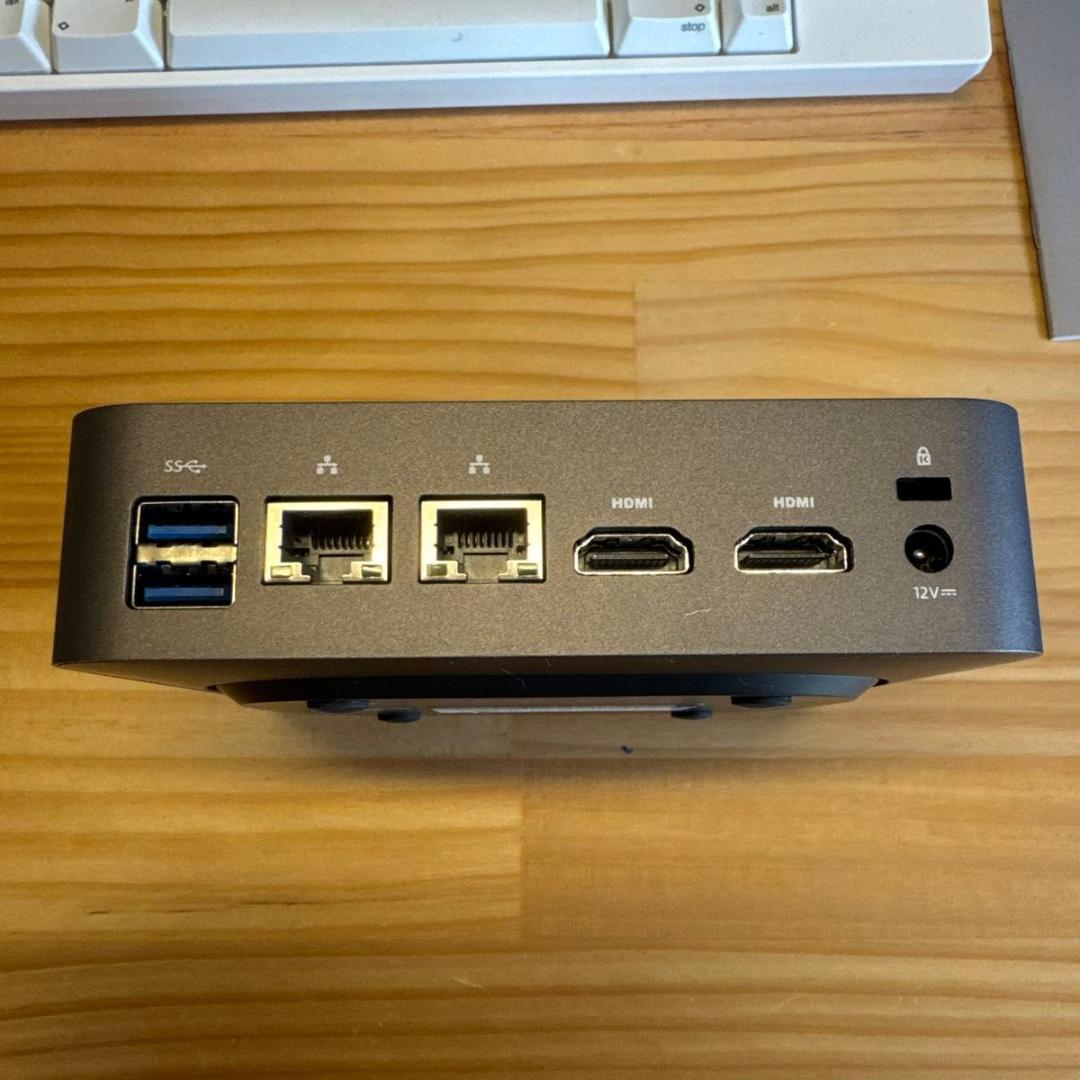 ミニPC MINISFORUM UN305