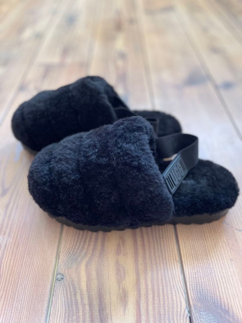 じゅんち UGG アグ ファー ストラップサンダル黒 25cm 新品未使用