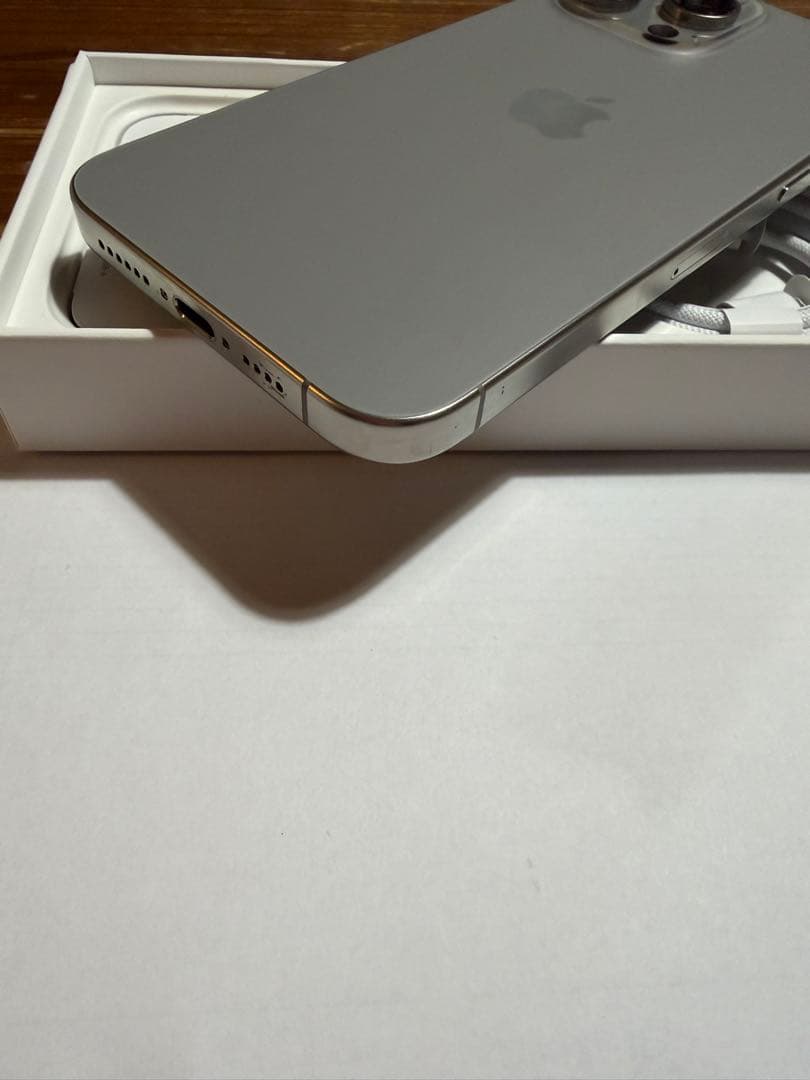 iPhone15ProMax ナチュラルチタニウム