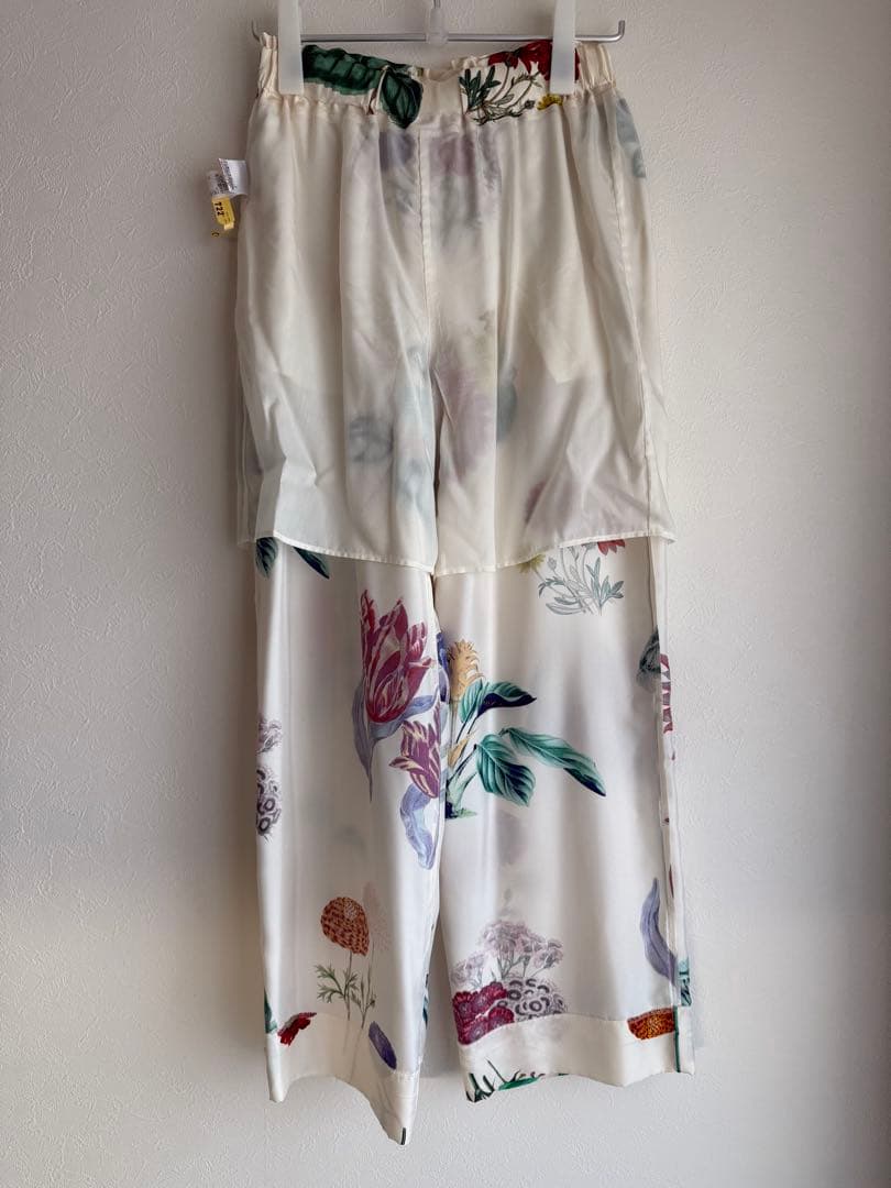 caban ボタニカルプリントパンツ