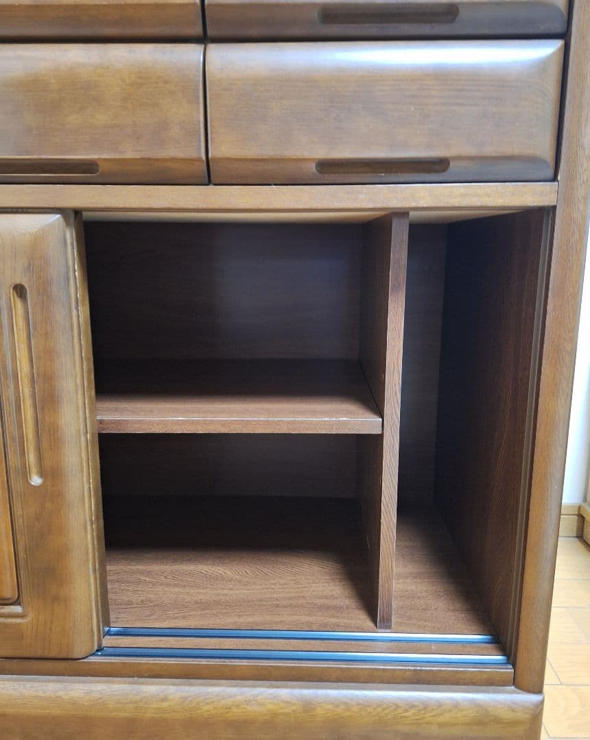 M*i様 ９月末停止予定‼️美品中古【送料込】食器棚 　カップボード１９５cm