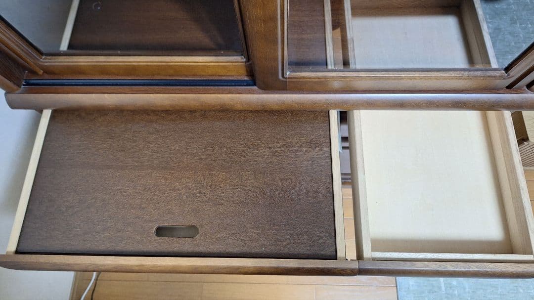 M*i様 ９月末停止予定‼️美品中古【送料込】食器棚 　カップボード１９５cm