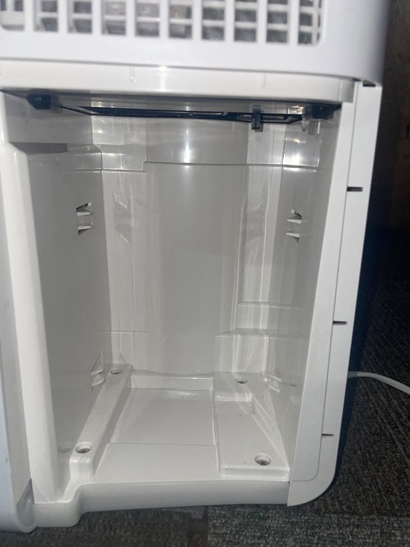 2021年製 SHARP 除湿機 CM-N100-W