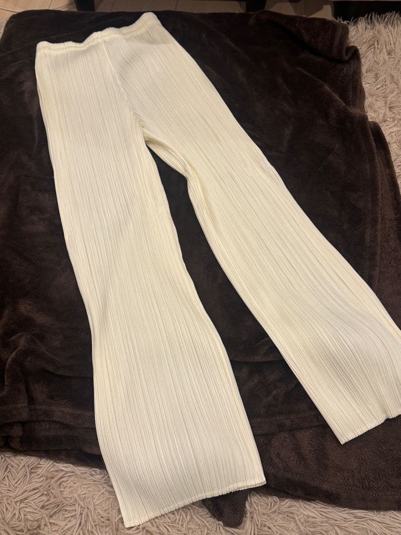 【ユンちゃん様】PLEATS PLEASE プリーツパンツ ホワイト　サイズ1