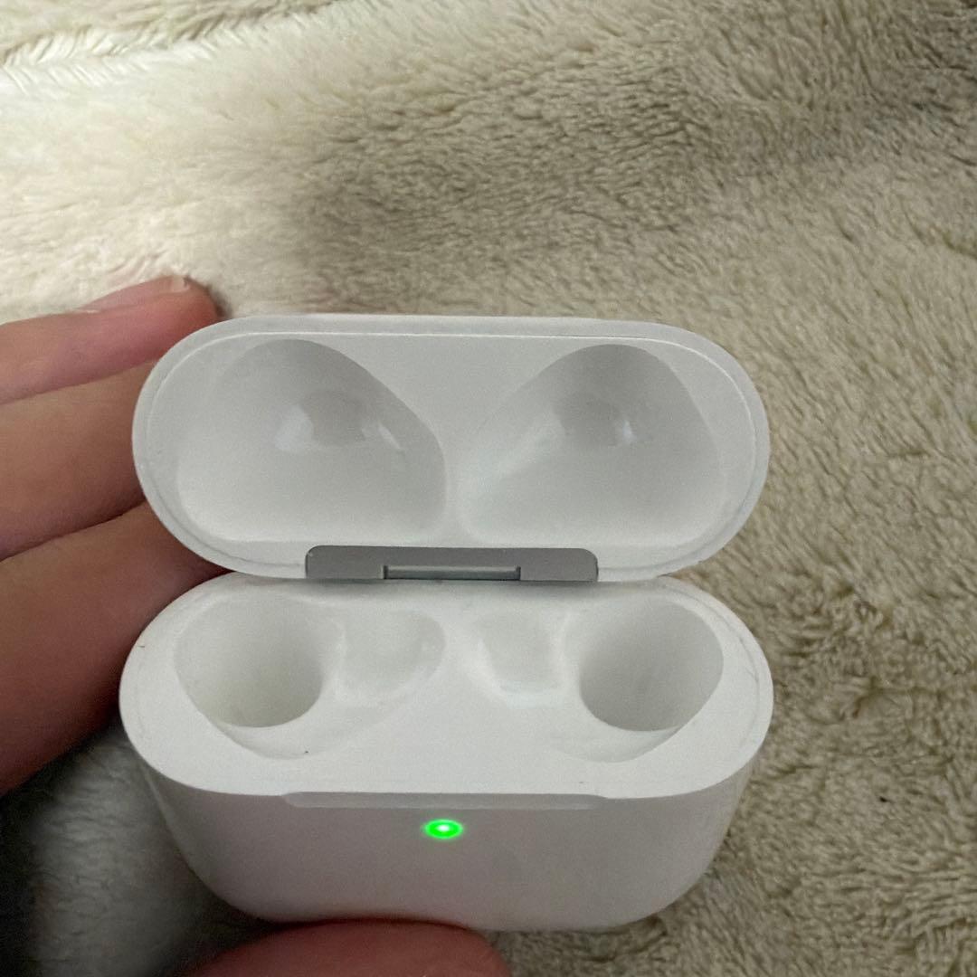 AirPods 4イヤホン