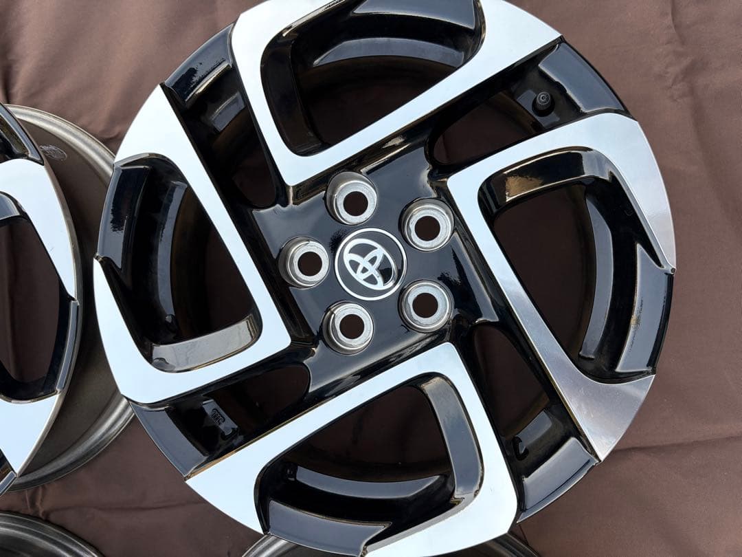 シエンタ　10系　純正アルミ　① ナット付き