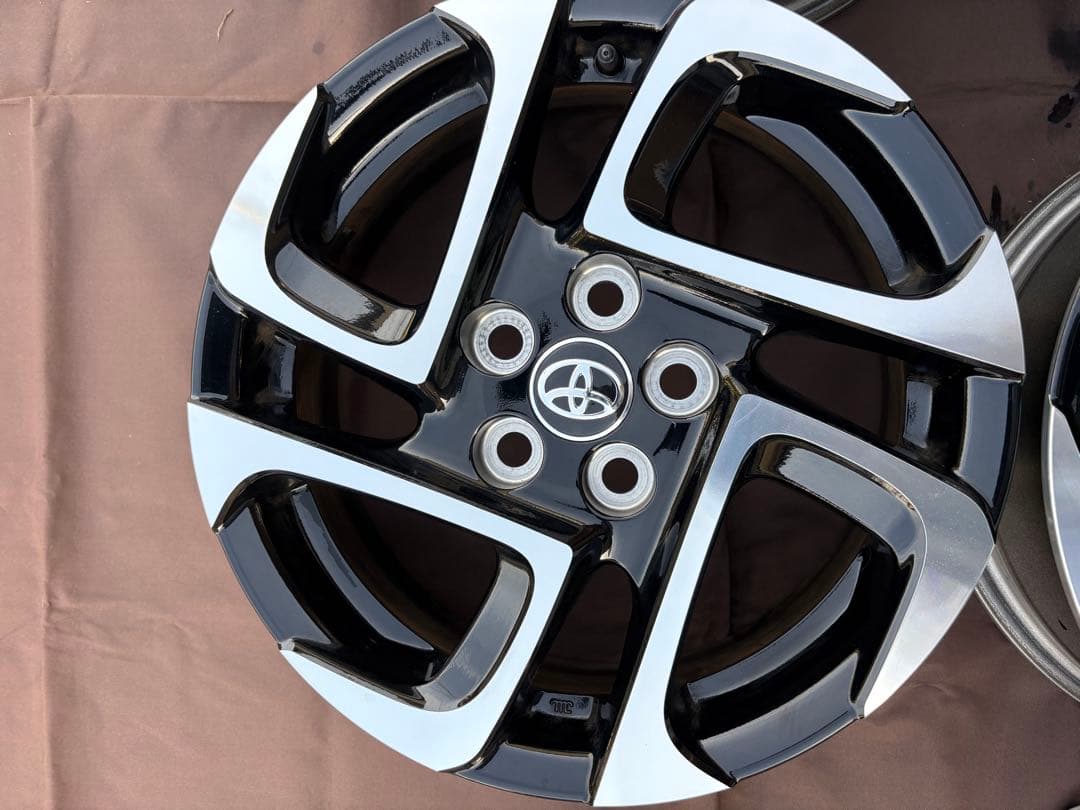 シエンタ　10系　純正アルミ　① ナット付き