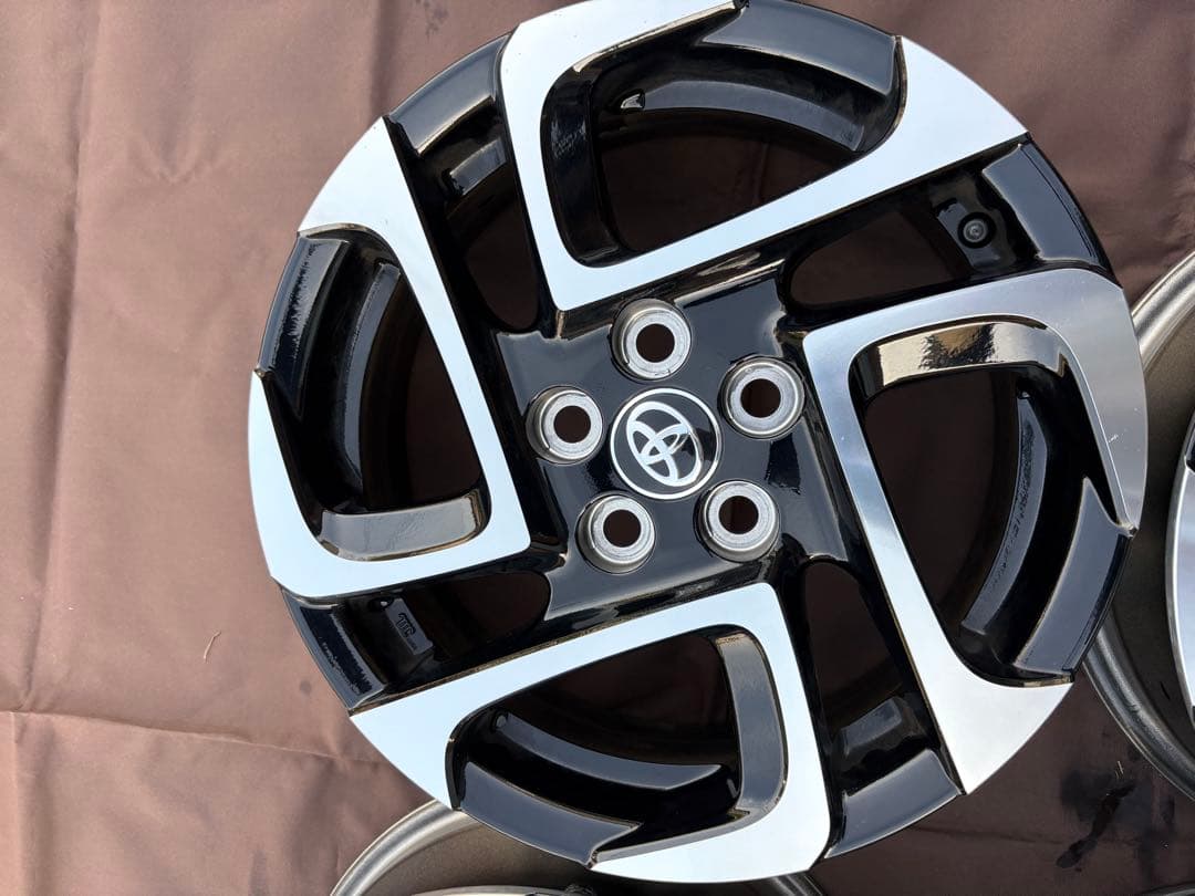 シエンタ　10系　純正アルミ　① ナット付き