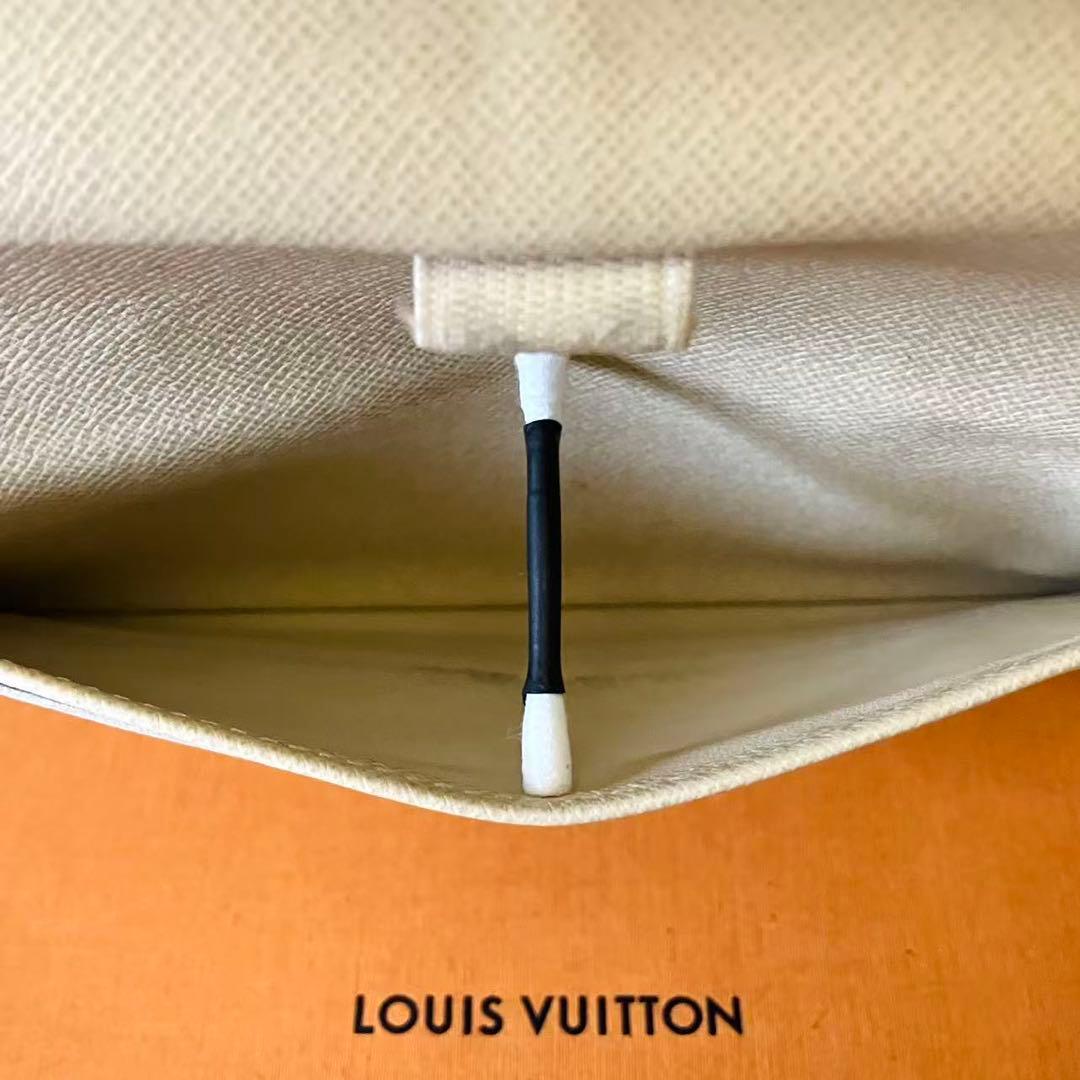 LOUIS VUlTTON ダミエアズール インターナショナル 三つ折り長財布❣️