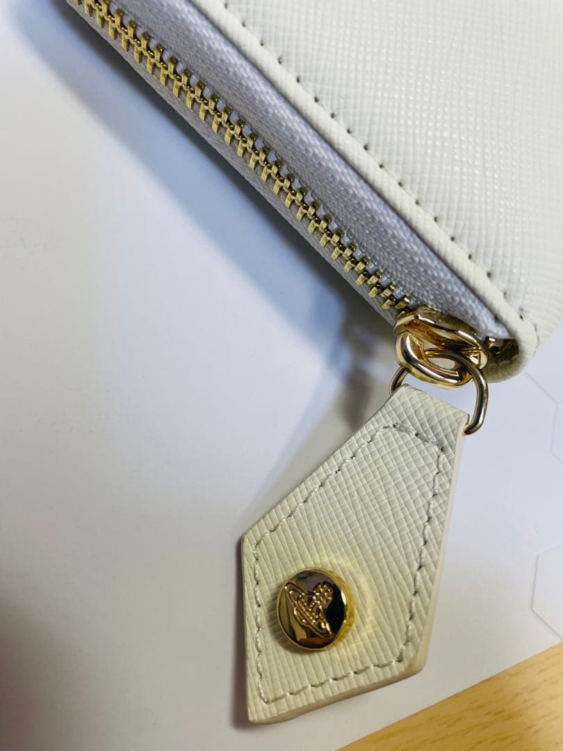 Vivienne Westwood 長財布　ホワイト