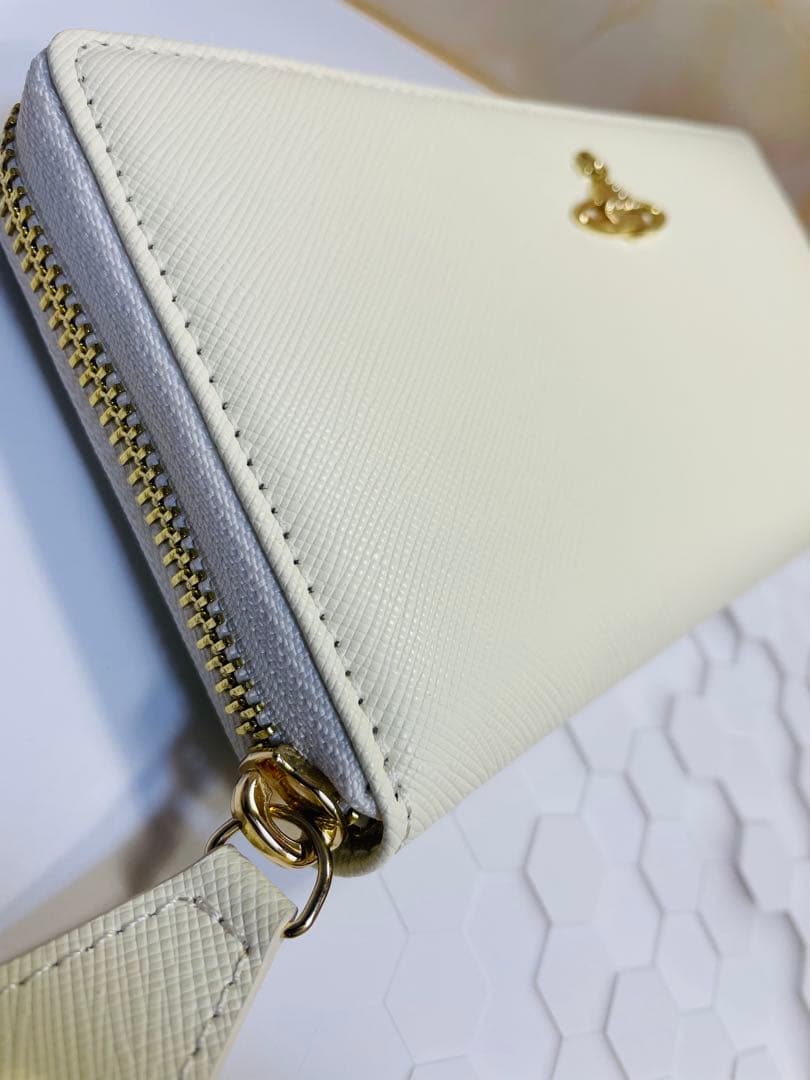 Vivienne Westwood 長財布　ホワイト