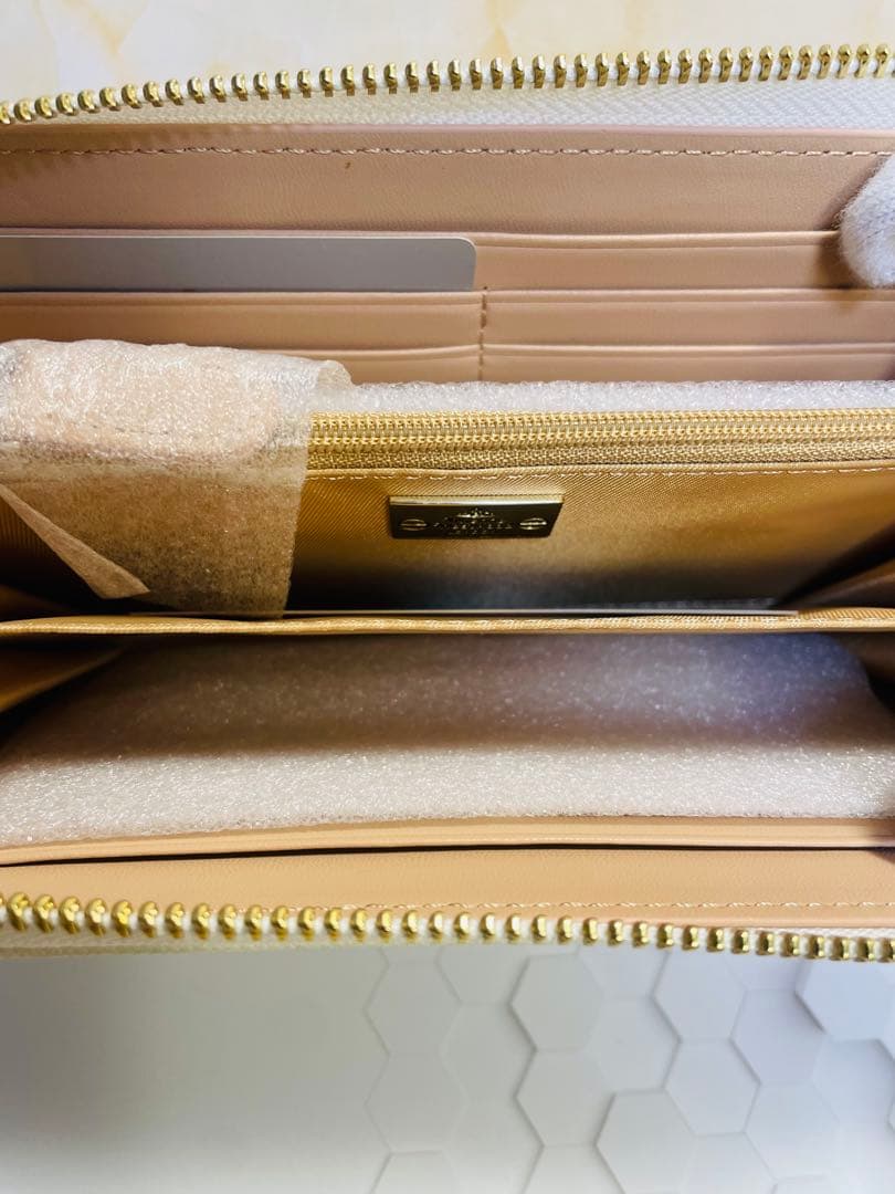 Vivienne Westwood 長財布　ホワイト