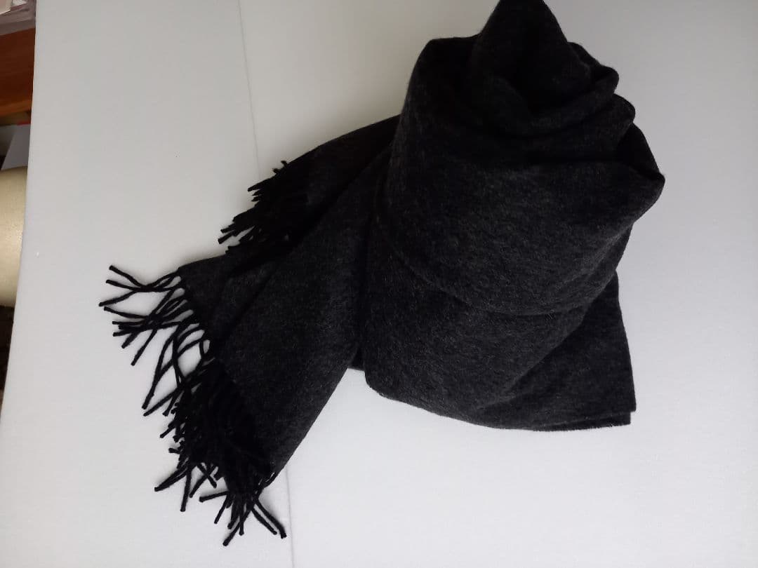 美品）トムフォード マフラー(イタリア製）