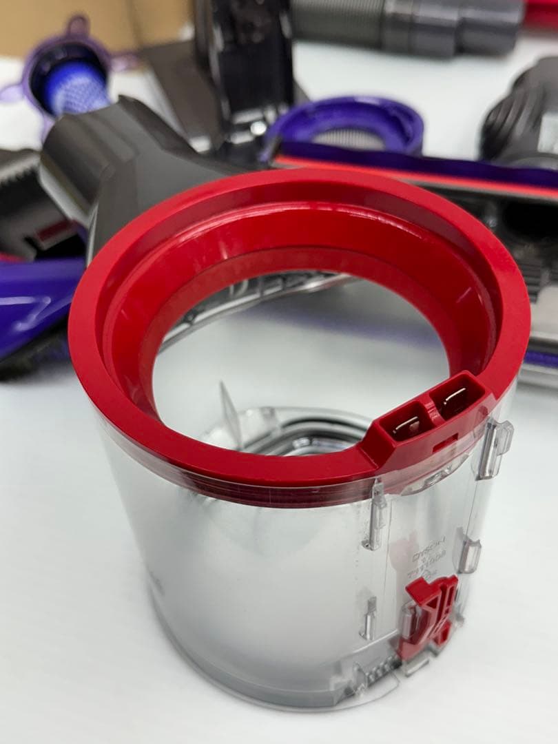 美品　綺麗　ダイソン掃除機　SV25 新品バッテリー付き　セット　中古　動作保証