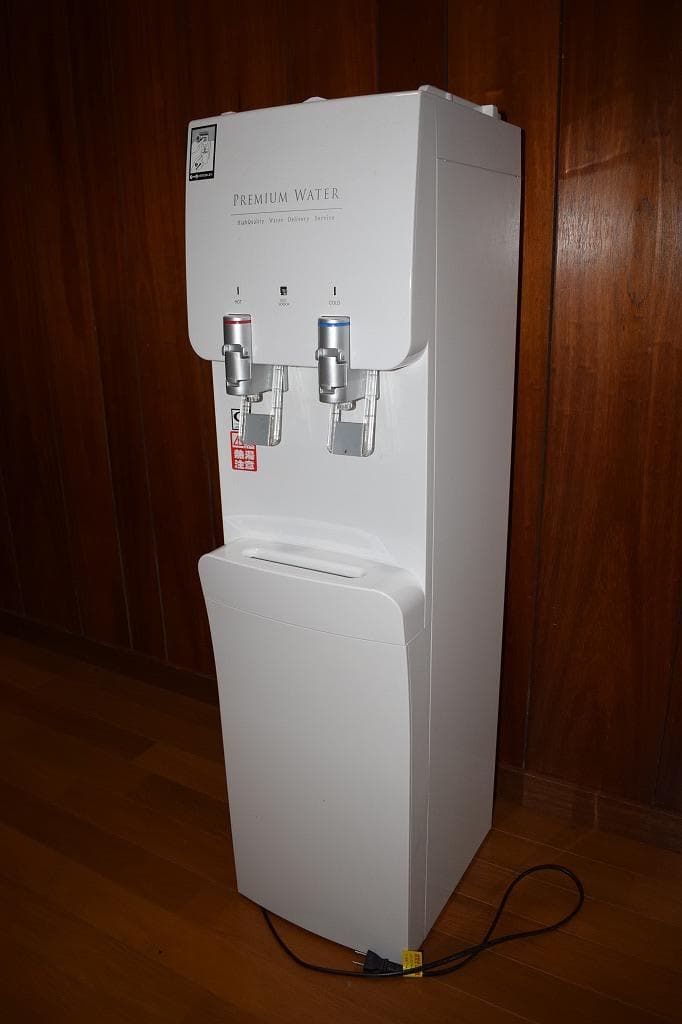 あき　新品同様★ウォーターサーバー HC14D1L-WD-WB SM3