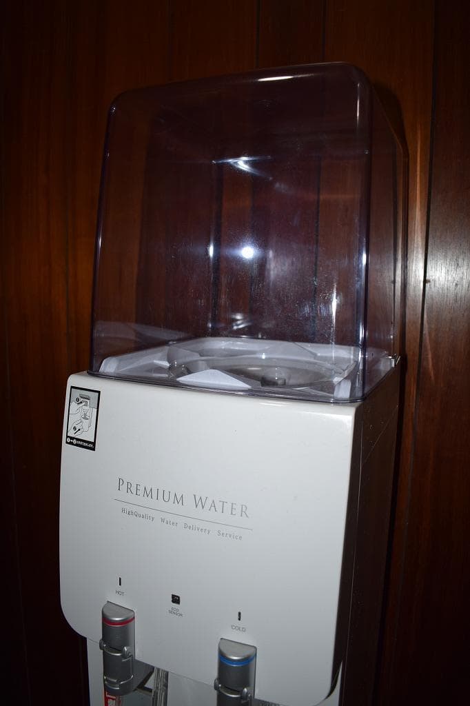 あき　新品同様★ウォーターサーバー HC14D1L-WD-WB SM3