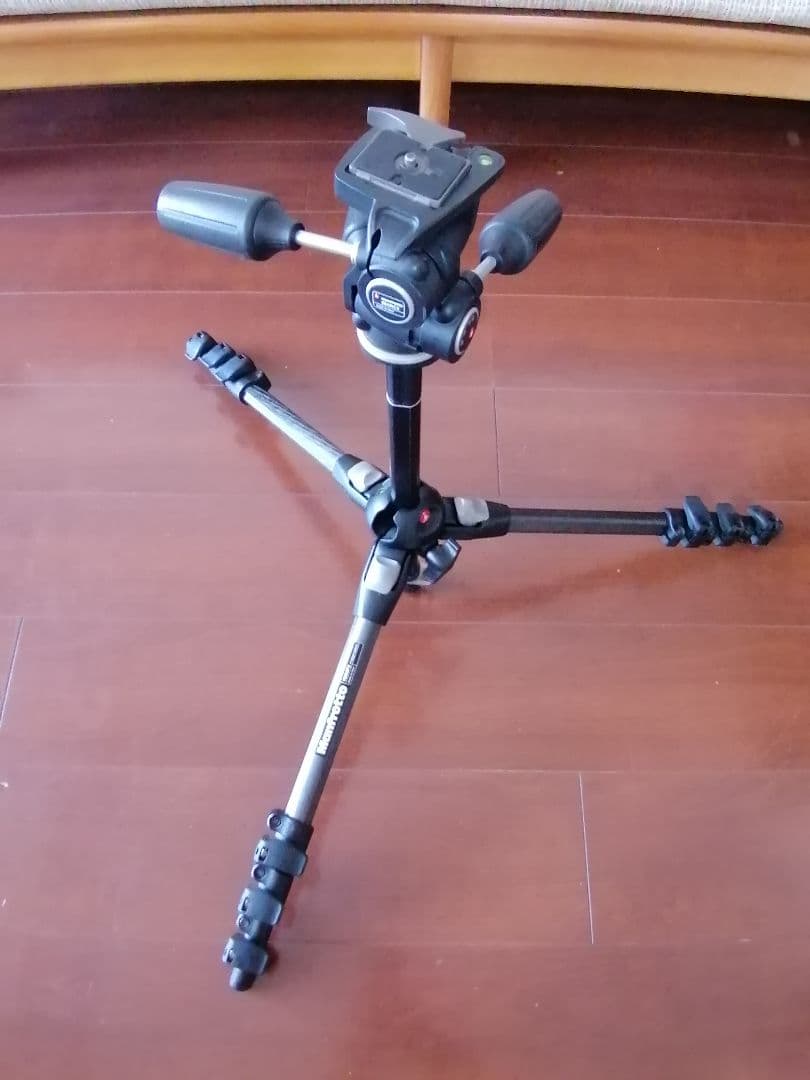 三脚（カーボン製）4段