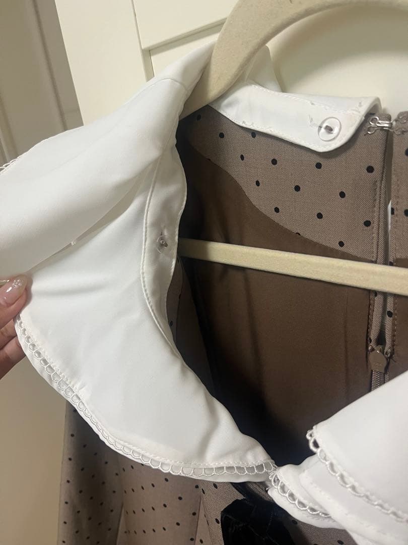 リリーブラウン Lily Brownミニワンピース　ラッフルカラー