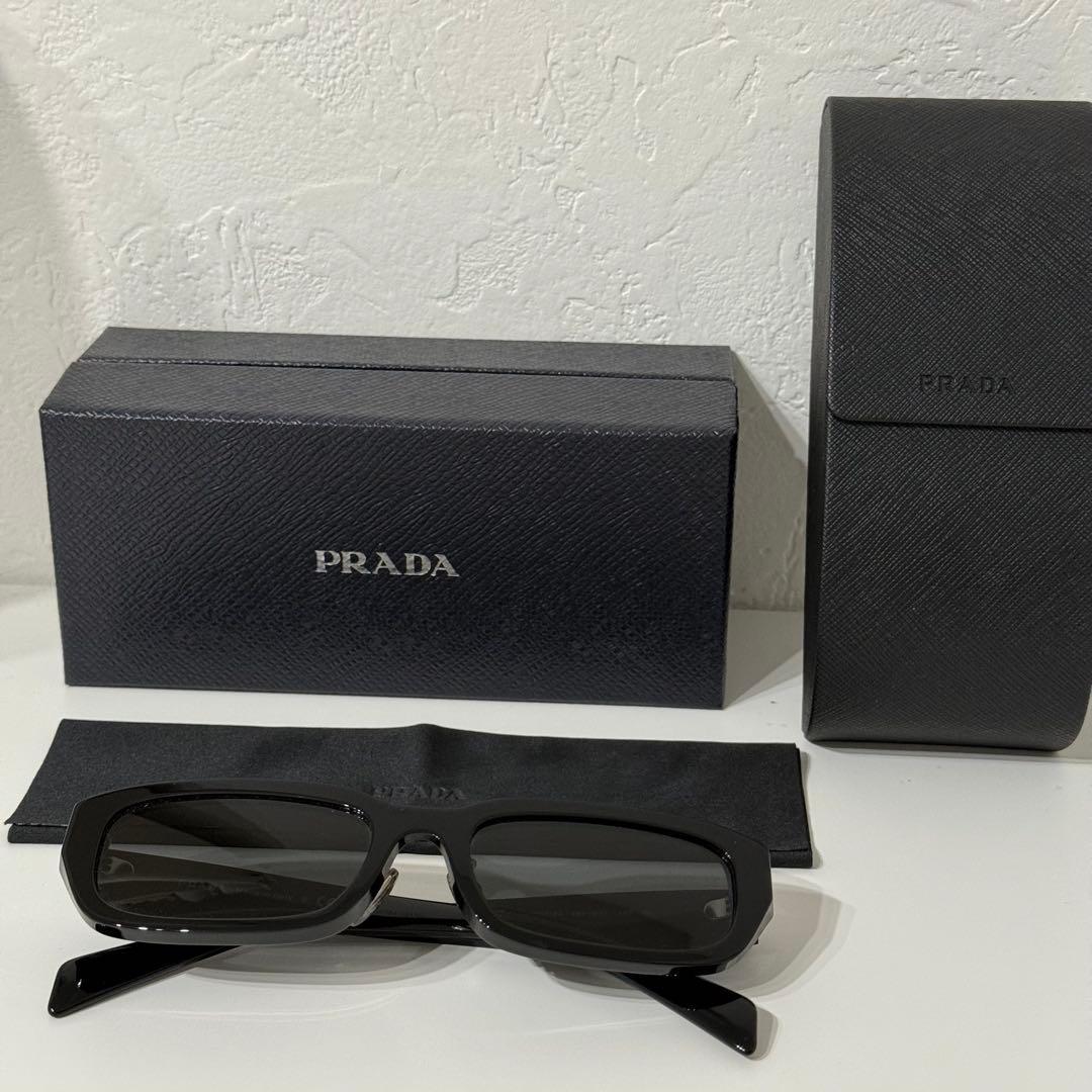 【大幅値下げ】PRADA ブラック スクエア サングラス　付属品完備