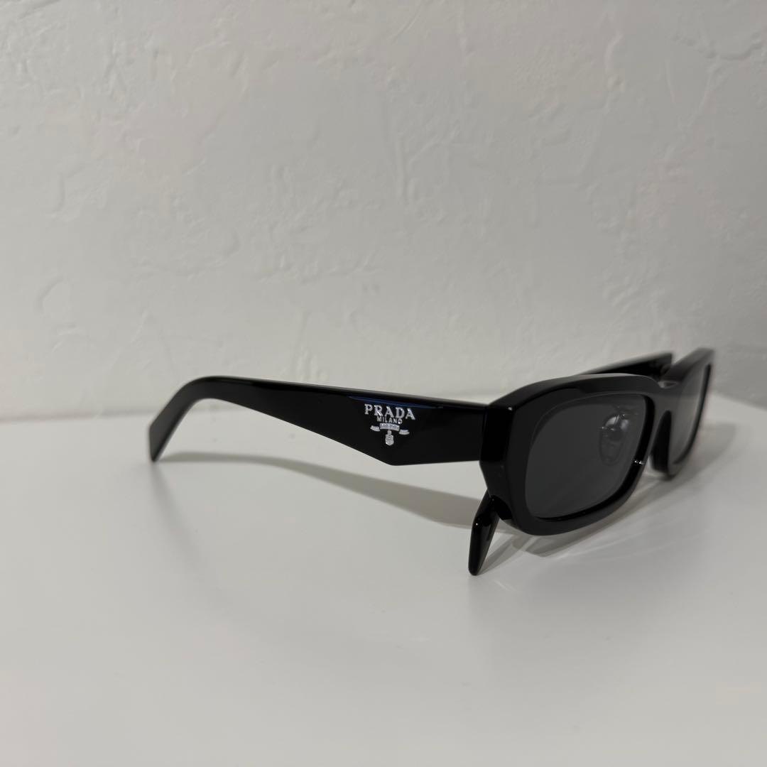 【大幅値下げ】PRADA ブラック スクエア サングラス　付属品完備