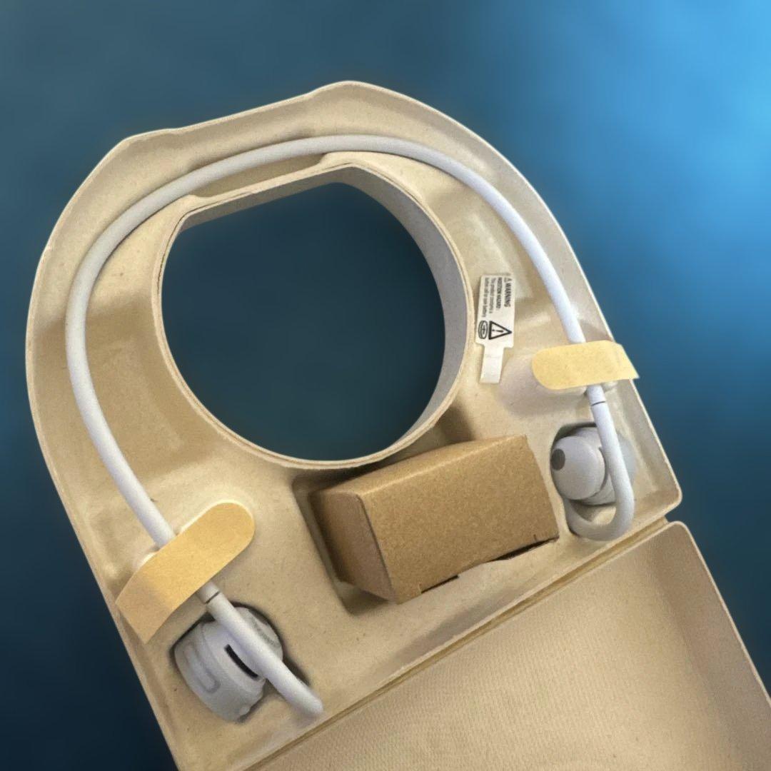 nwm GO オンイヤースピーカー MBN002 ホワイト　保証期間内