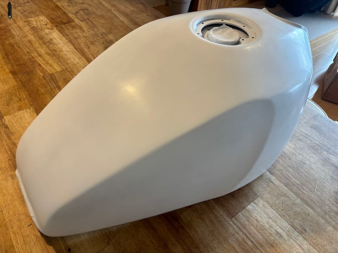 KAWASAKI ゼファー400 純正タンク　レストア品　仕上げ用