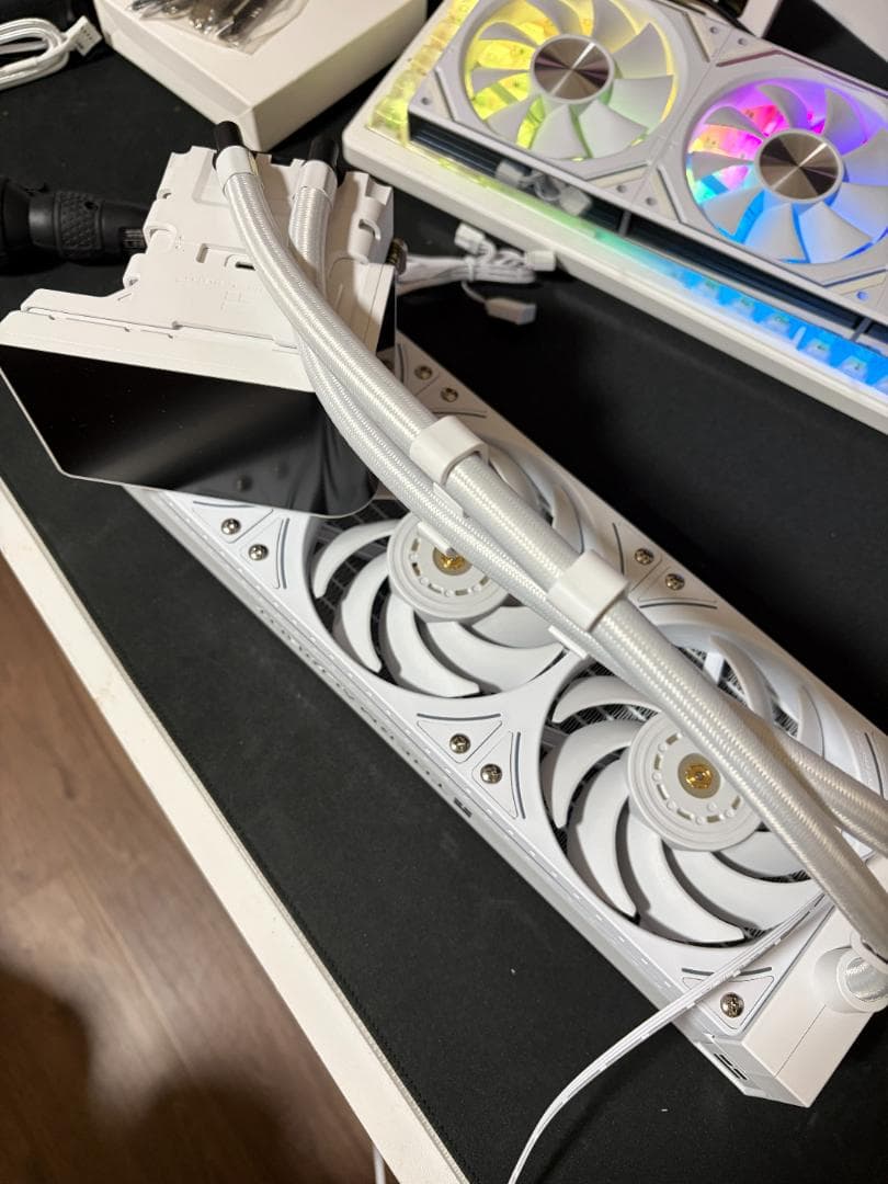 Thermalright wonder vision 360 水冷クーラー