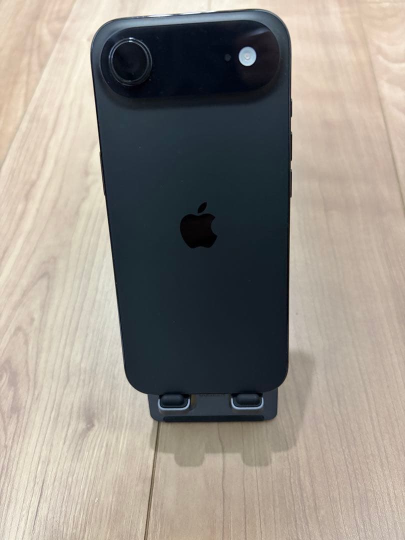 iPhone air スペースブラック　256GB 美品 ケース2個付き