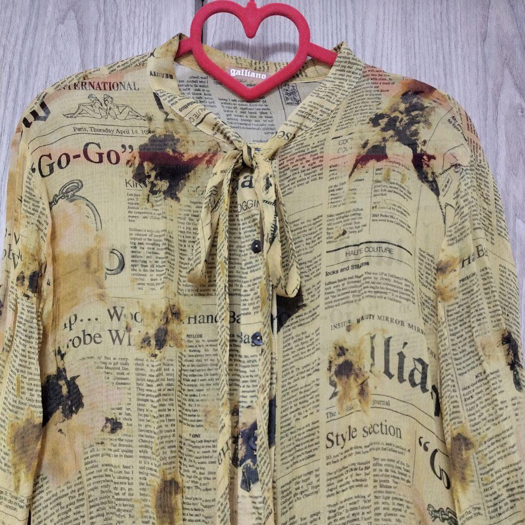 ジョン・ガリアーノ　ニュースペーパー柄シャツ