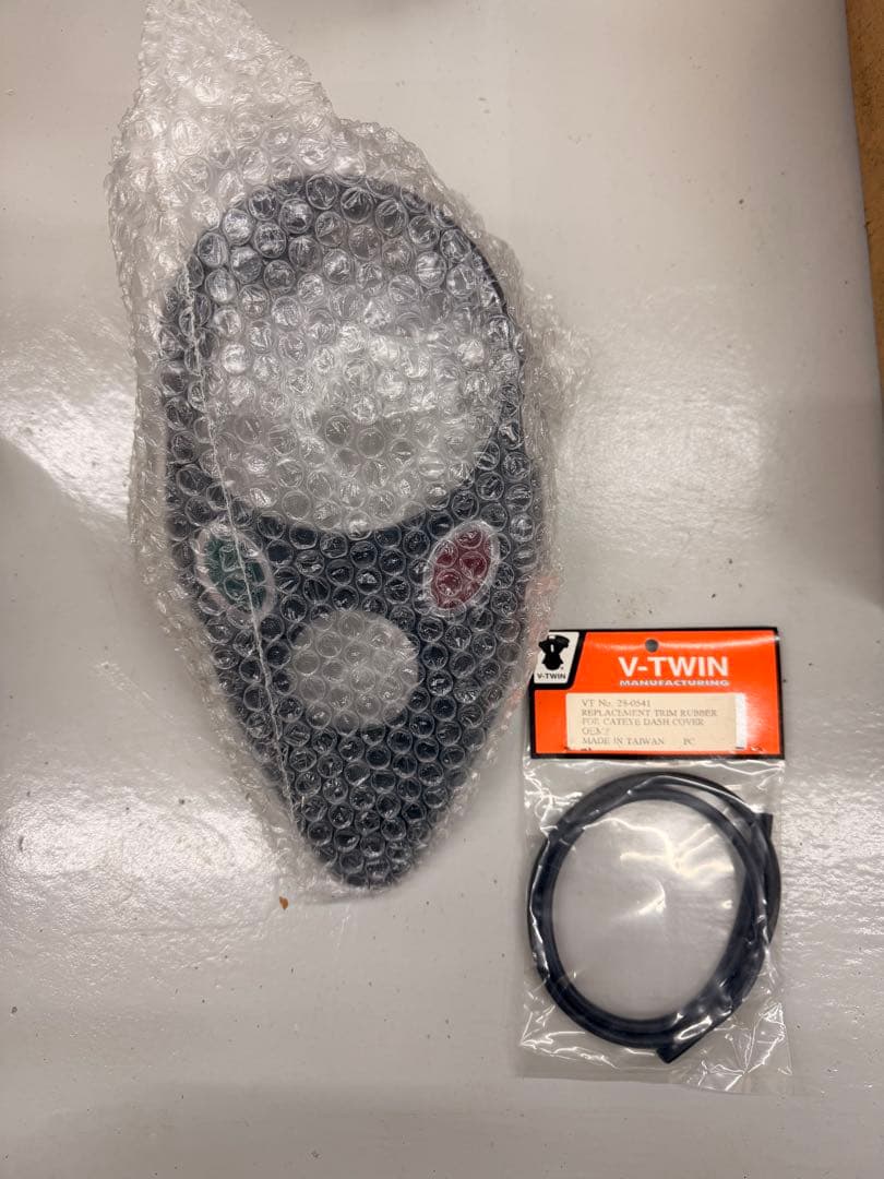 Vツイン　キャッツアイ　ブラック　39-0898