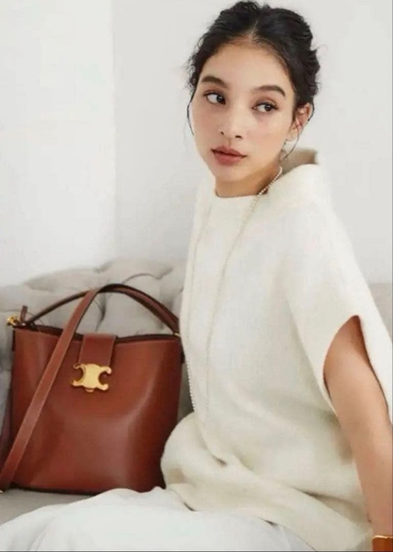 オアーノ　ニットベスト　オフホワイト