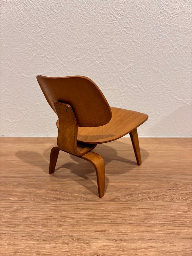 置物 Vitra Design Museum Eames LCW